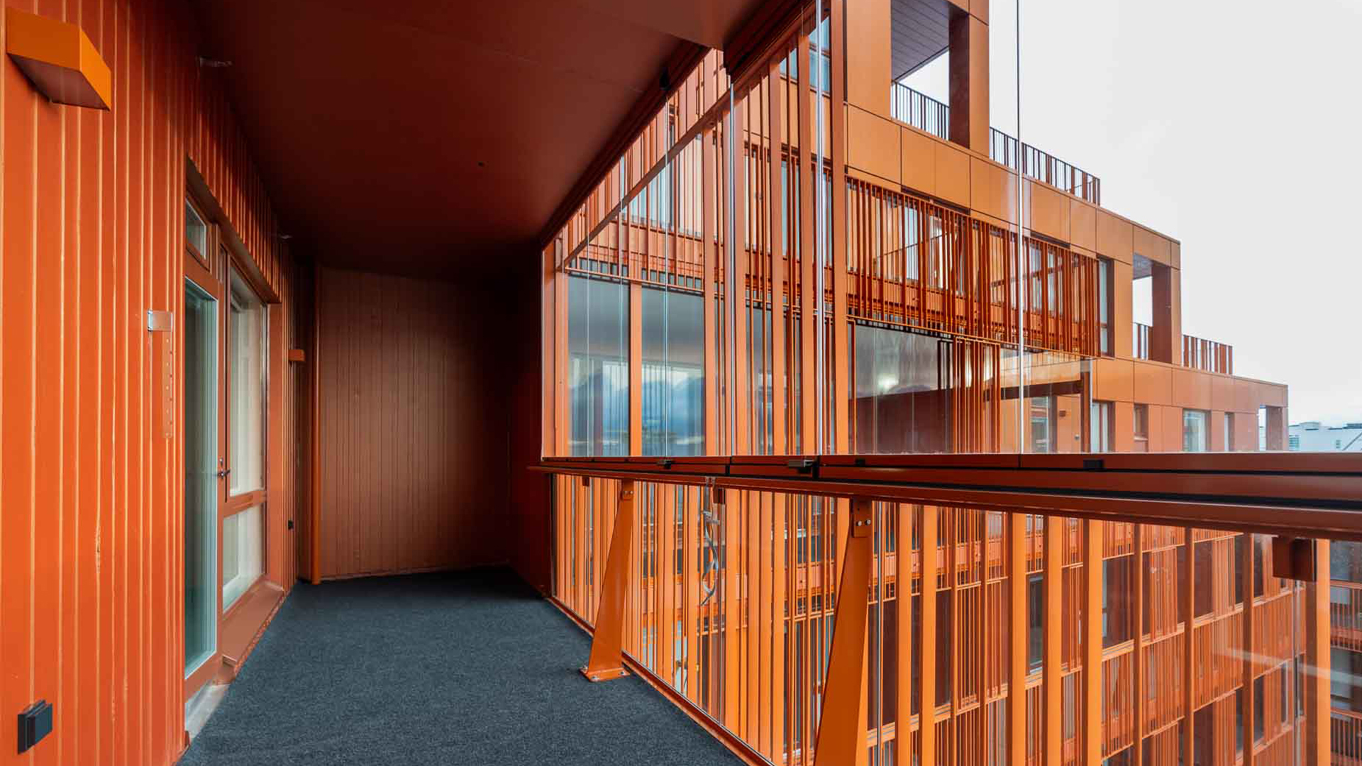 Terassitaloksikin kutsutun Ambran suunnitelma syntyi Skanskan ja Helsingin kaupungin järjestämän arkkitehtuurikutsukilpailun tuloksena.