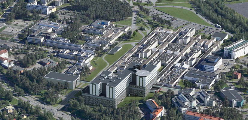 Haivannekuva OYS Tulevaisuuden sairaalasta. B-rakennus on se, jonka katolle on kuvassa piirretty helikopterin laskeutumispakka. Kuva: Tulevaisuuden sairaala 2030. Haivannekuva OYS Tulevaisuuden sairaalasta. B-rakennus on se, jonka katolle on kuvassa piirretty helikopterin laskeutumispakka. Kuva: Tulevaisuuden sairaala 2030.