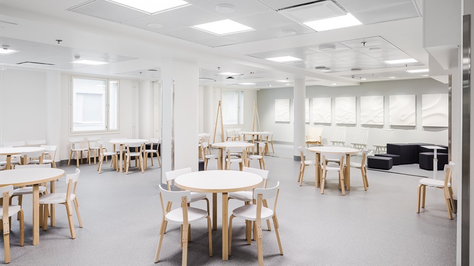 Hankkeen ensimmäisessä vaiheessa peruskorjattiin noin puolet rakennuksesta. Hankkeen ensimmäisessä vaiheessa peruskorjattiin noin puolet rakennuksesta.