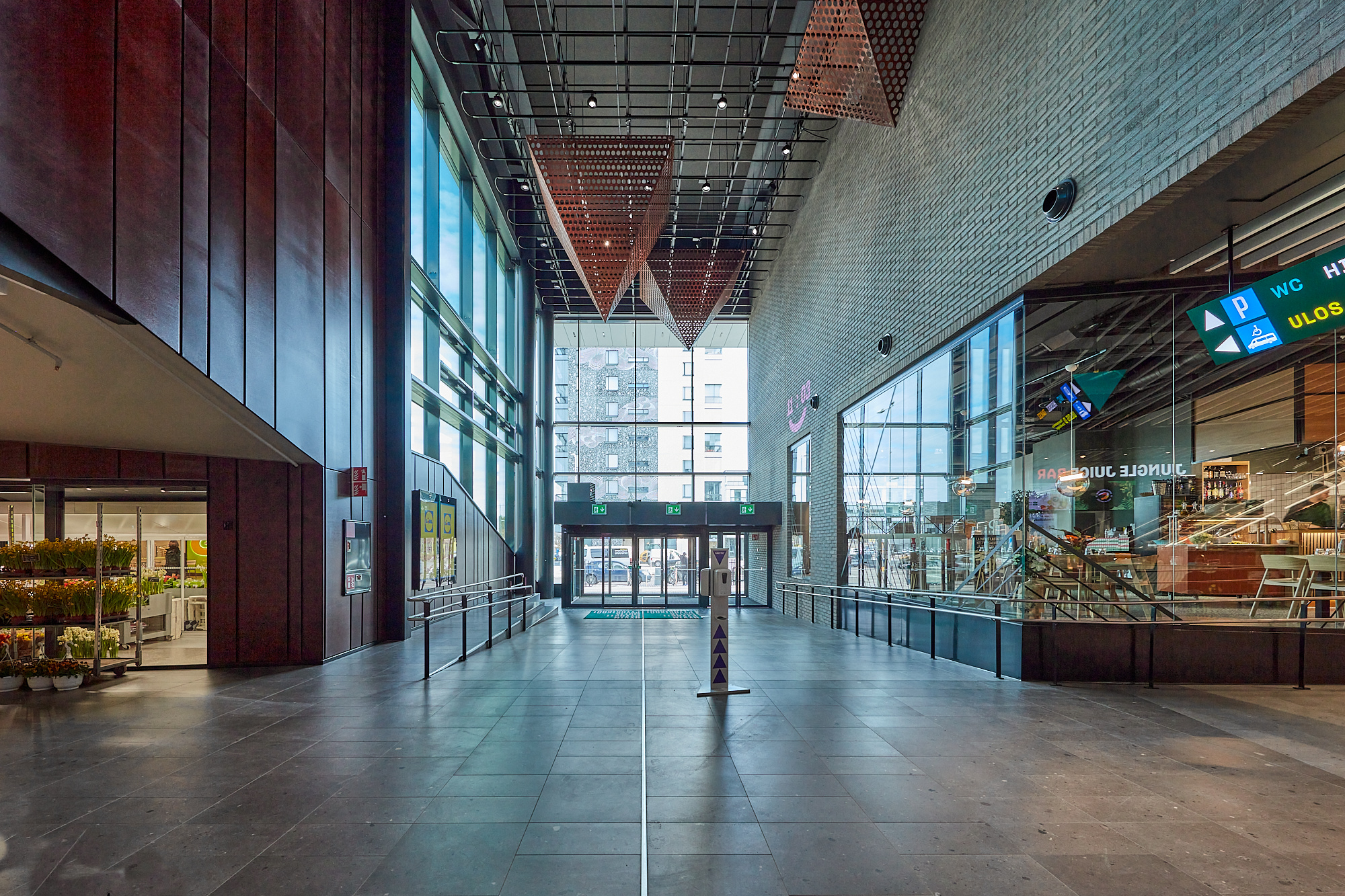 Kaupunkikeskus Lippulaivan sisätilat.