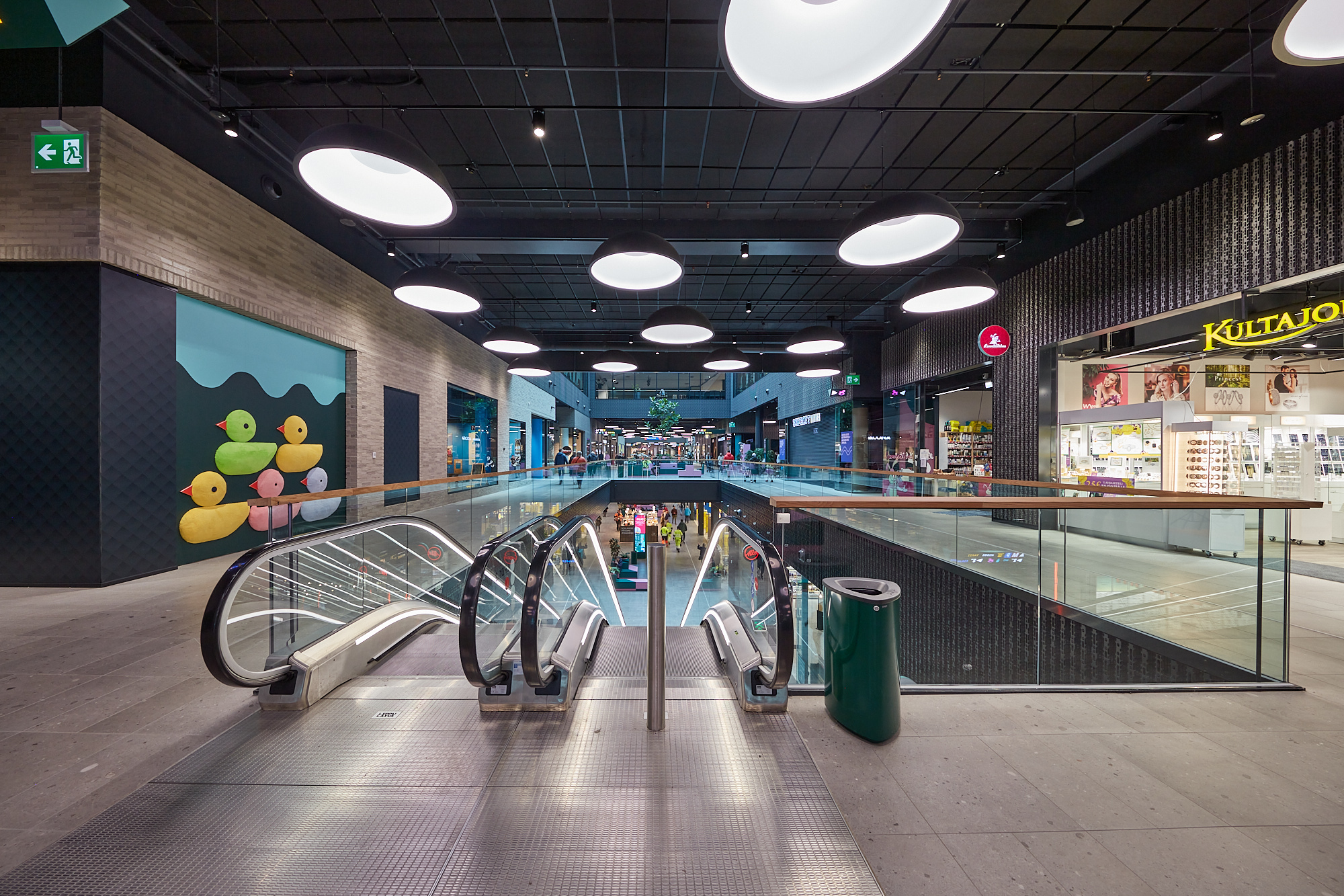 Kaupunkikeskus Lippulaivan sisätilat.