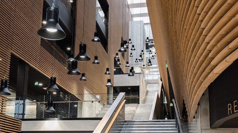 Aurumissa ympäristötehokkuus on huomioitu rakenne- ja talotekniikkaratkaisuilla sekä materiaalivalinnoilla. Aurumissa ympäristötehokkuus on huomioitu rakenne- ja talotekniikkaratkaisuilla sekä materiaalivalinnoilla.