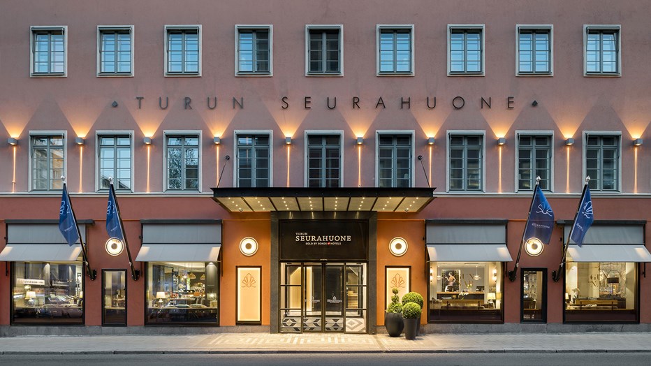 Turun Seurahuone on valmistunut alunperin vuonna 1928 ja se on yksi Suomen vanhimmista hotelleista. Turun Seurahuone on valmistunut alunperin vuonna 1928 ja se on yksi Suomen vanhimmista hotelleista.