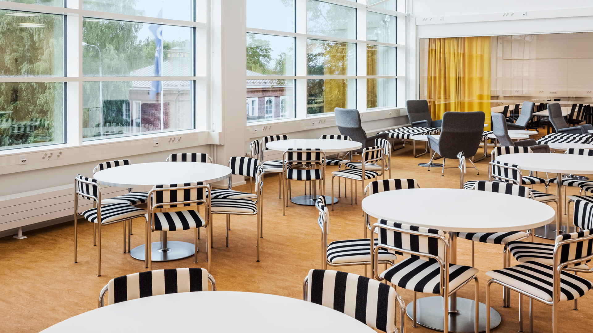 Opiskelijoille ja henkilökunnalle rakennettiin uusia kohtaamis- ja työskentelytiloja.