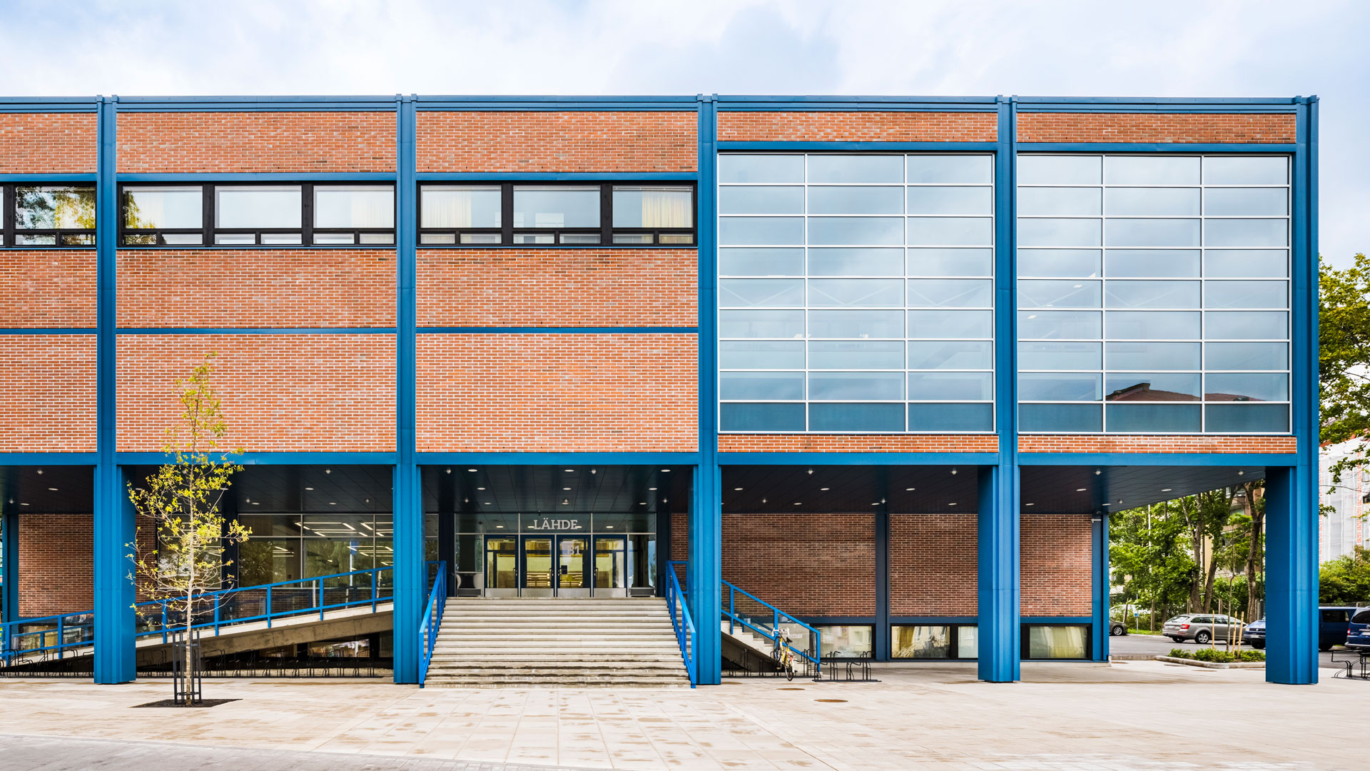 Myös kaikki ulko- ja kattoikkunat uudistettiin kokonaan. 