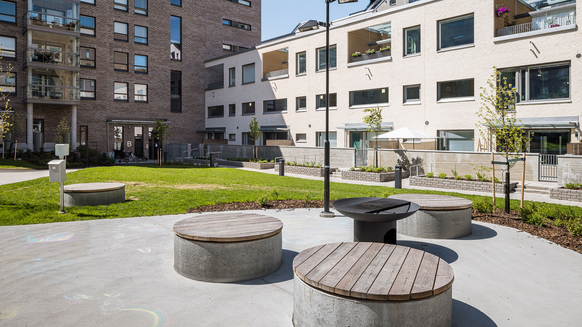 Sisäpiha on suunniteltu siten, että se on suojassa merituulelta.