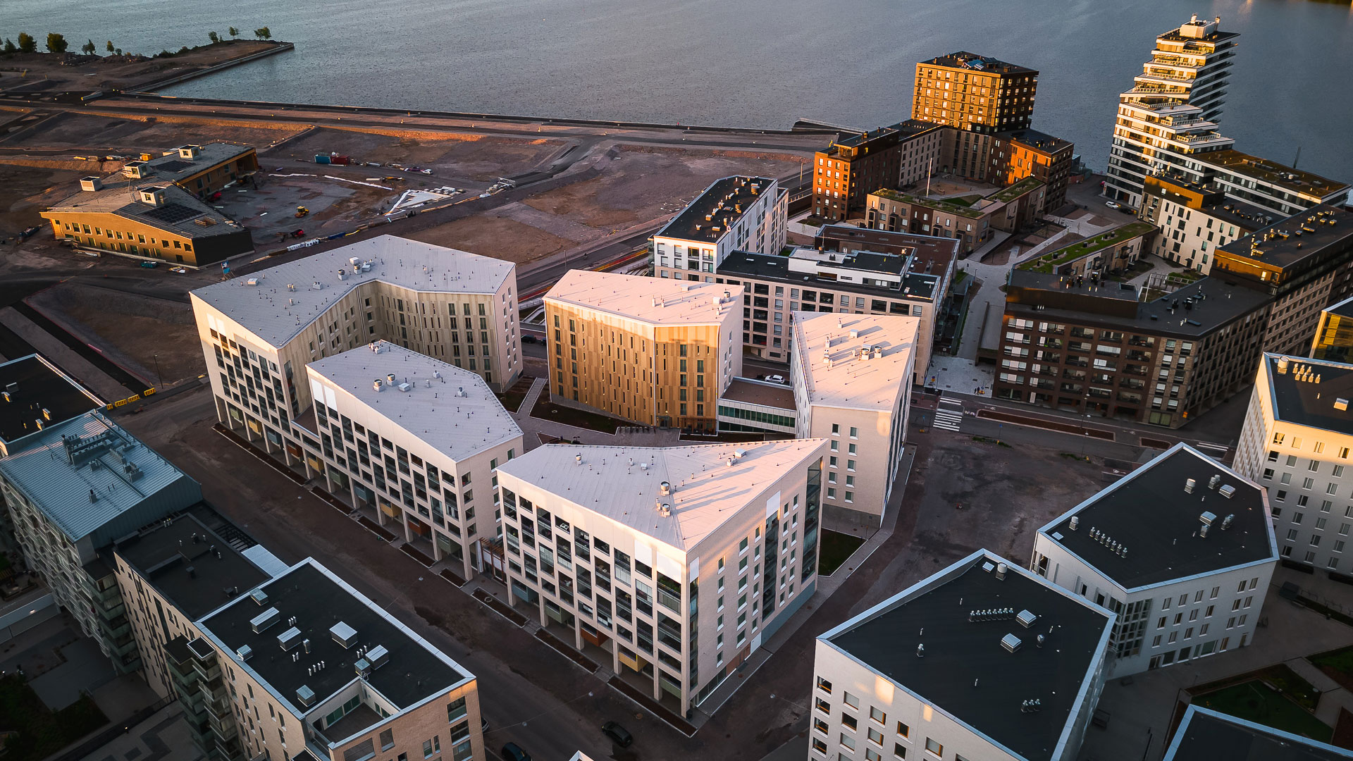 Asuntojen lähellä on meri