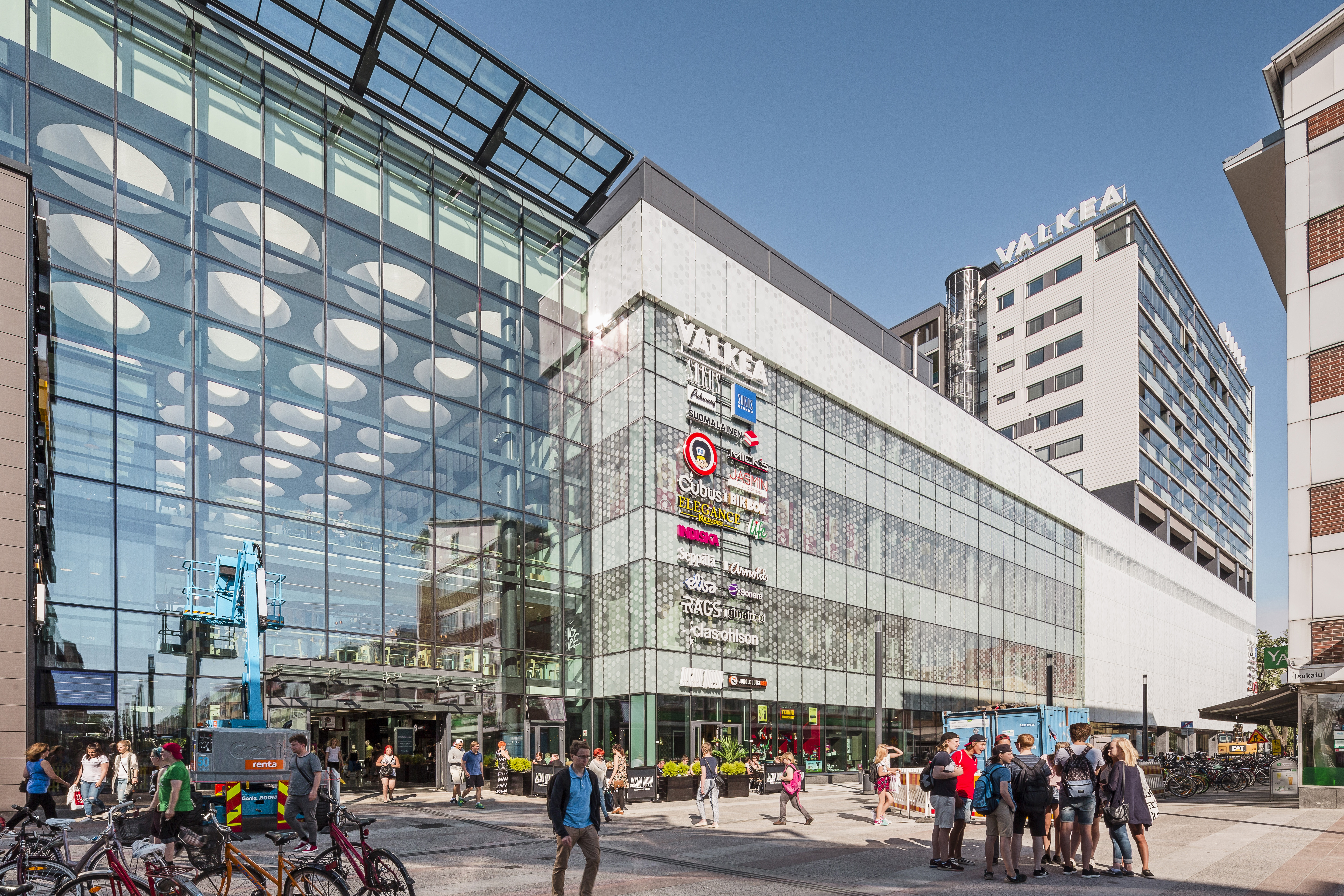 Kauppakeskus Valkea on Oulun seudun ykköskauppapaikka.