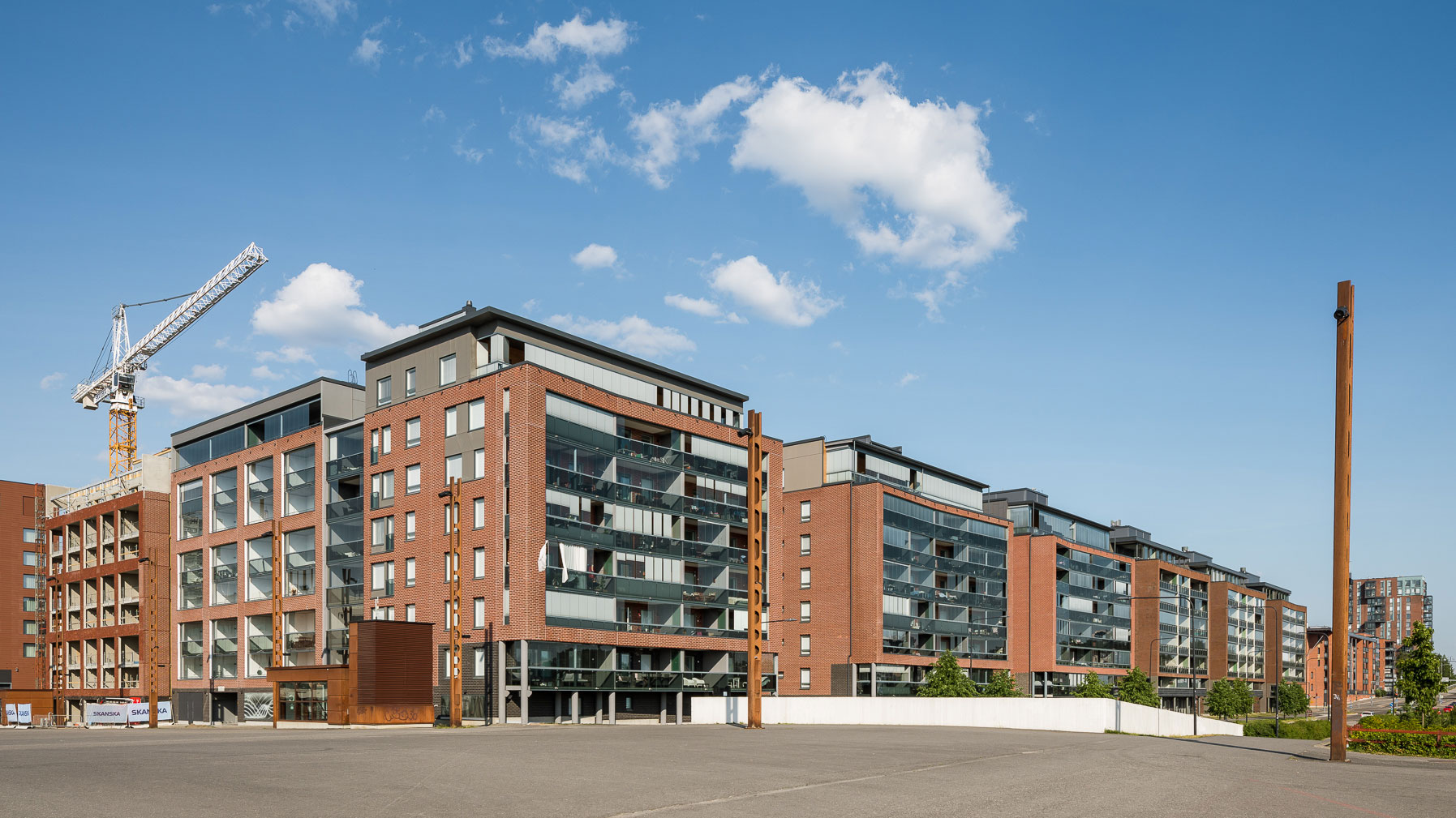 Satamakadulla sijaitsee Skanska Kotien kohteet As. Oy Jyväskylän Manuetti, Sonaatti ja Liberetto