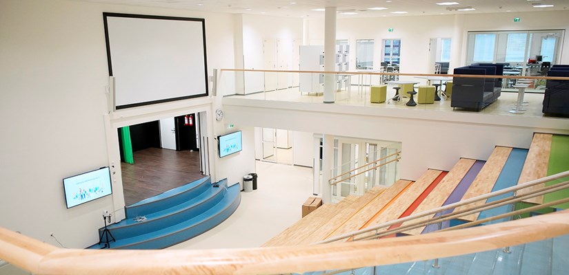 Koulut on suunniteltu oppimisympäristön muuttuviin tarpeisiin ottaen huomioon Ylivieskan opetustoimen pedagogiset lähtökohdat uuden opetussuunnitelman mukaisesti. Kuva: Ylivieskan kaupunki Koulut on suunniteltu oppimisympäristön muuttuviin tarpeisiin ottaen huomioon Ylivieskan opetustoimen pedagogiset lähtökohdat uuden opetussuunnitelman mukaisesti. Kuva: Ylivieskan kaupunki
