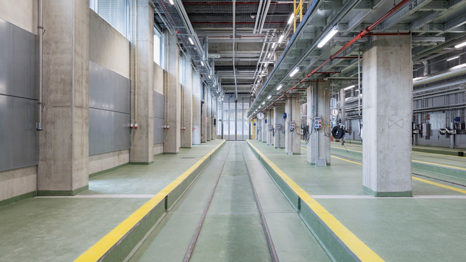 Uudella varikolla on tilat vaunujen päivittäisille tarkastuksille, puhdistukselle sekä säännölliselle huollolle ja tarvittaville korjauksille. Uudella varikolla on tilat vaunujen päivittäisille tarkastuksille, puhdistukselle sekä säännölliselle huollolle ja tarvittaville korjauksille.