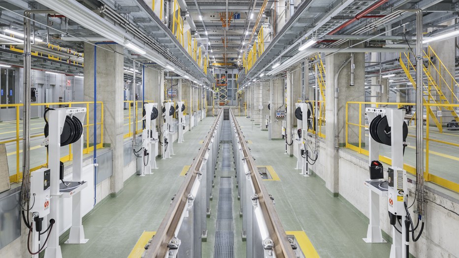 Varikolla on tilat vaunujen päivittäisille tarkastuksille, puhdistukselle sekä säännölliselle huollolle ja tarvittaville korjauksille. Varikolla on tilat vaunujen päivittäisille tarkastuksille, puhdistukselle sekä säännölliselle huollolle ja tarvittaville korjauksille.