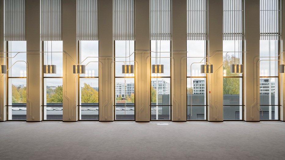 Perusparannukseen kuului myös Finlandia-talon noin 2 150 valaisimen kunnostaminen. Suureen osaan niistä vaihdettiin energiatehokas led-tekniikka, mikä mahdollistaa valaisimien monipuolisemman käytön ja ohjauksen. Perusparannukseen kuului myös Finlandia-talon noin 2 150 valaisimen kunnostaminen. Suureen osaan niistä vaihdettiin energiatehokas led-tekniikka, mikä mahdollistaa valaisimien monipuolisemman käytön ja ohjauksen.