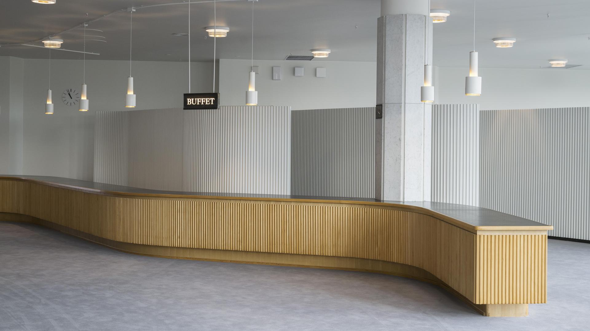 Perusparannuksessa kunnostettiin lukuisia käsityötä vaativia kalusteita ja materiaaleja.