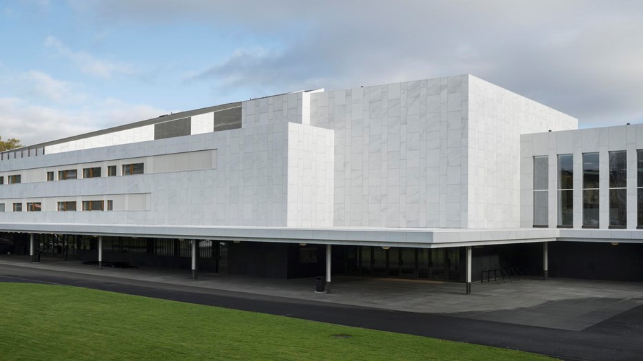 Uudet talotekniset ratkaisut suunniteltiin siten, etteivät ne muuta historiallista ulkoasua tai arkkitehtonisia yksityiskohtia. Uudet talotekniset ratkaisut suunniteltiin siten, etteivät ne muuta historiallista ulkoasua tai arkkitehtonisia yksityiskohtia.