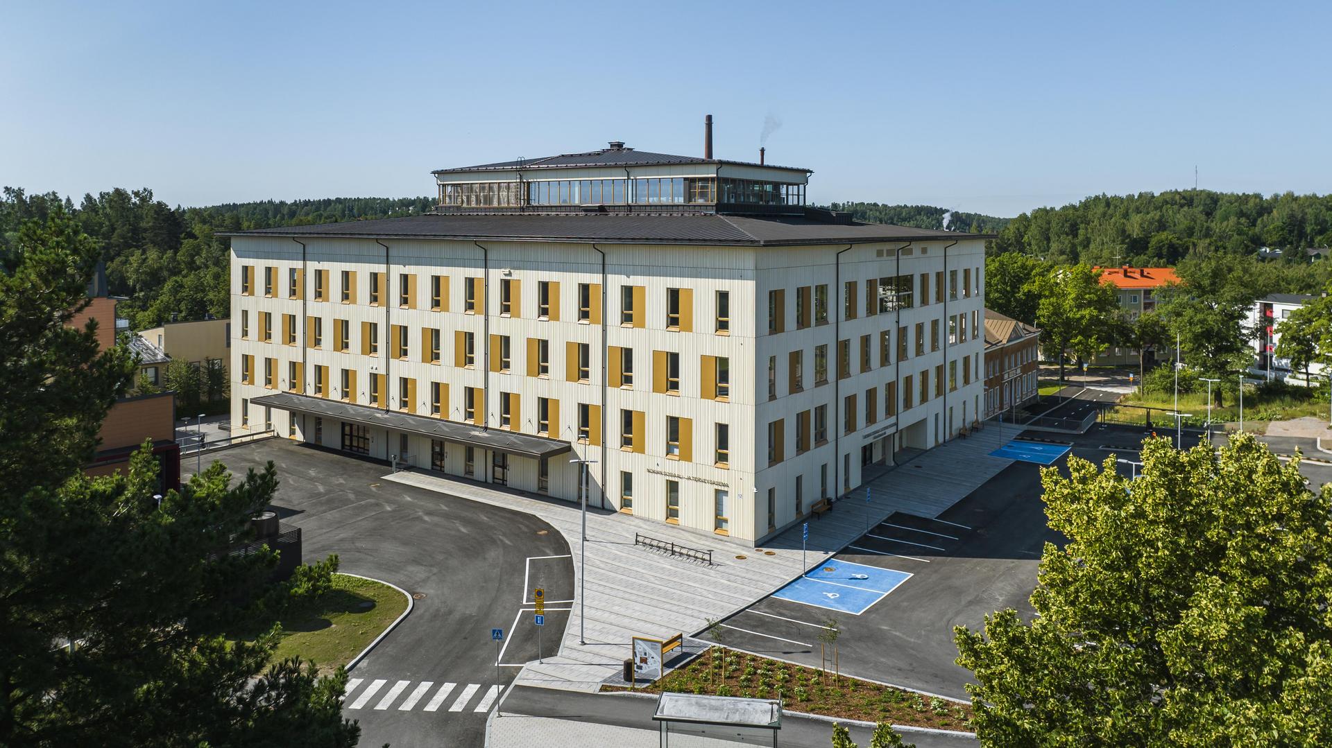 Nokian sosiaali- ja terveysasema dronekuvassa